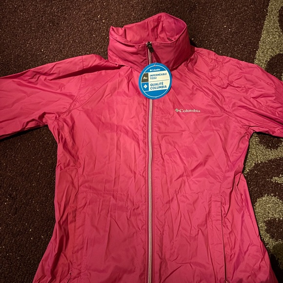 Columbia Women's Fuchsia Windbreaker - Picture 2 of 3